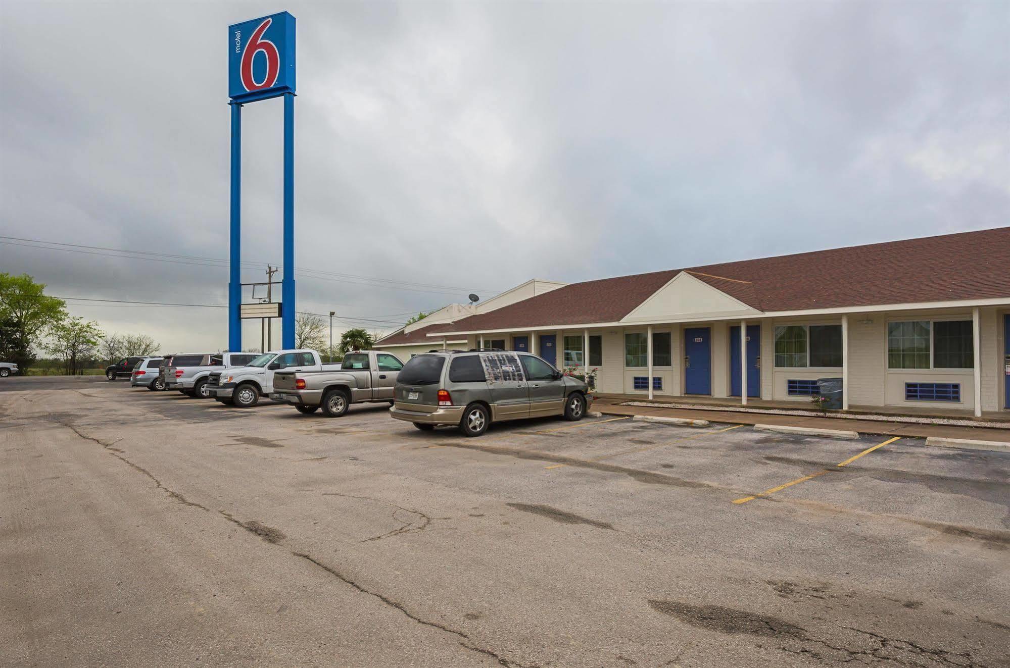 Motel 6-Madisonville, Tx المظهر الخارجي الصورة